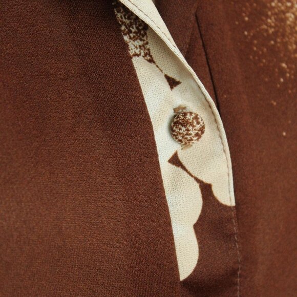 Vintage 1970s Blouse, Brown and White Floral Print Nylon Short Sleeved Shirt - Picture 5 of 10